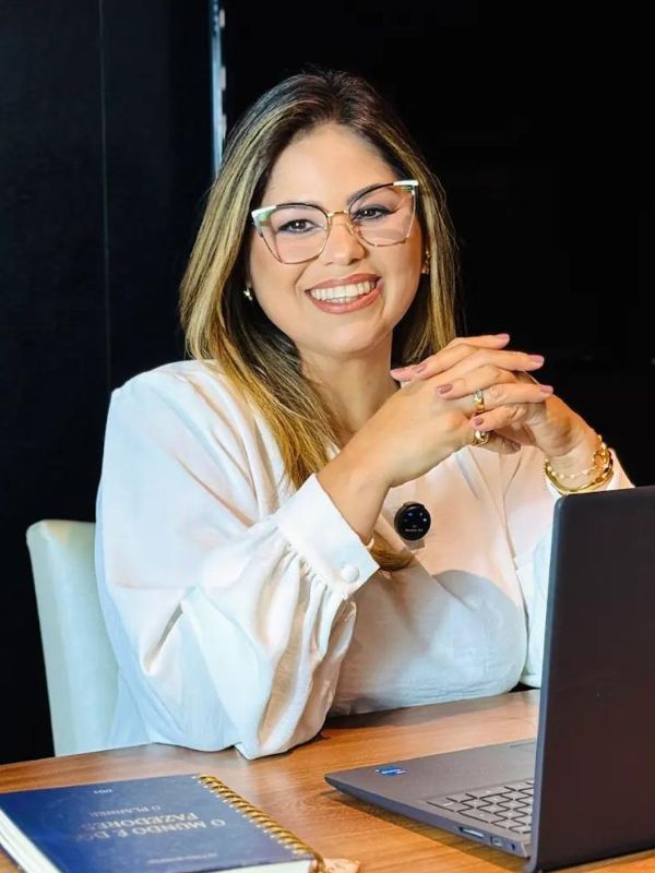 Daniela Rabello — CLO